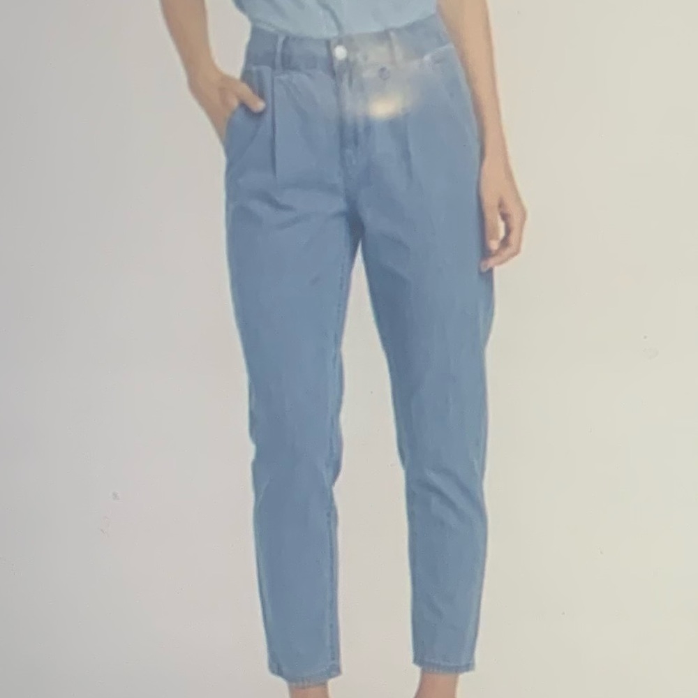 Women’s high-rise taper jeans